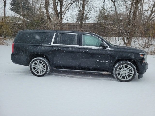Used 2020 Chevrolet Suburban LT w/ Luxury Package image 10