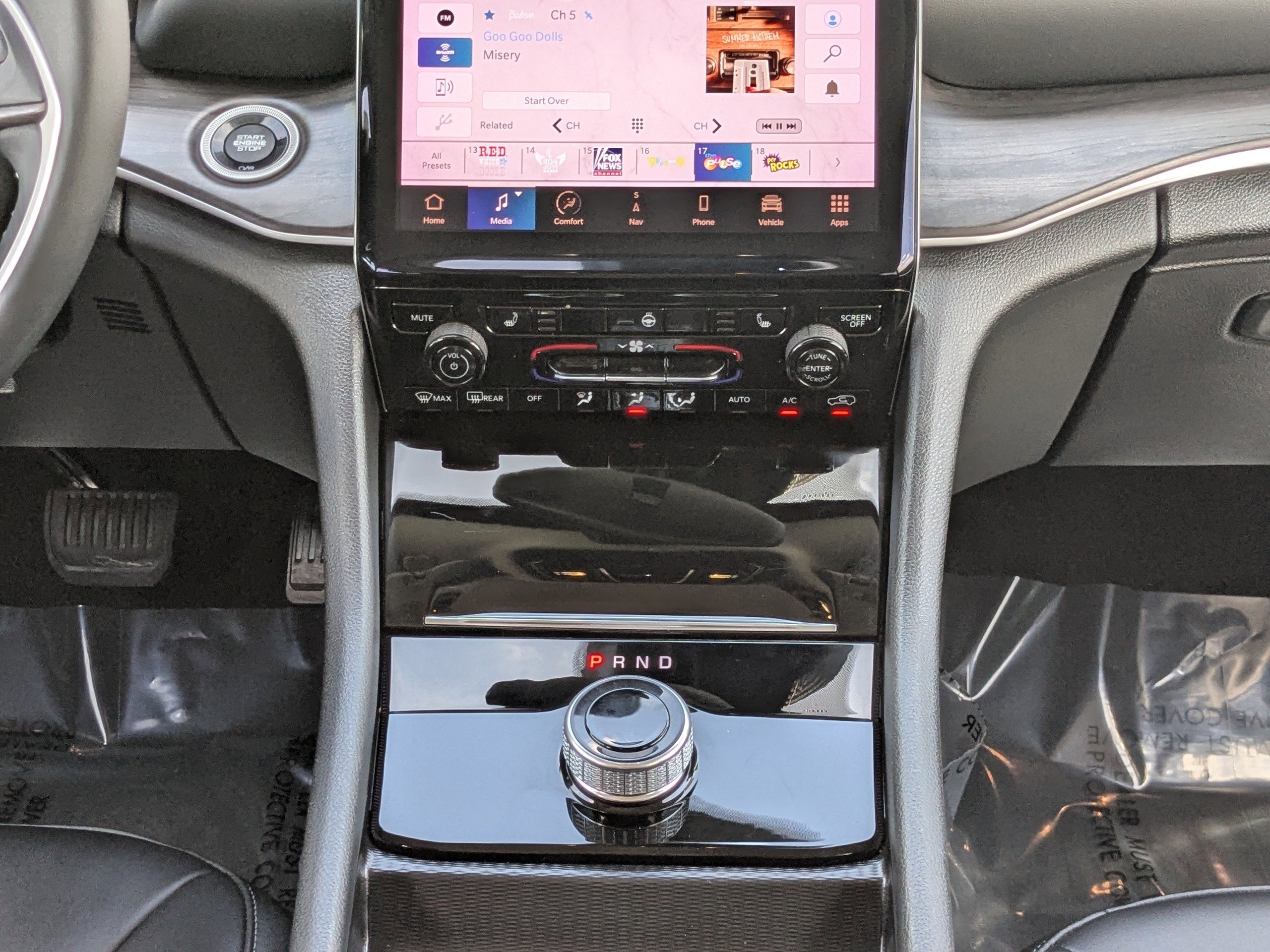 Used 2023 Jeep Grand Cherokee Limited image 18