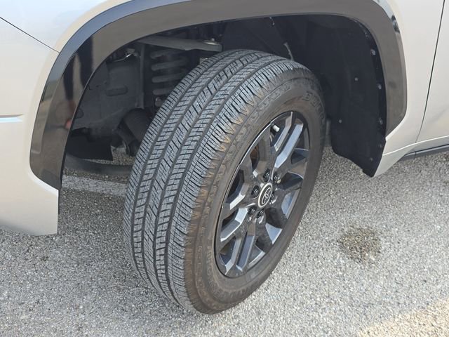 Used 2024 Toyota Tundra Platinum AWD/4WD image 33