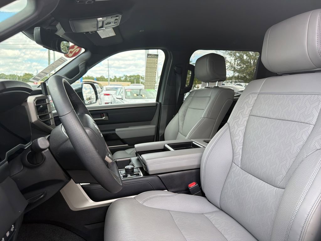 Used 2025 Toyota Tundra Limited AWD/4WD image 16