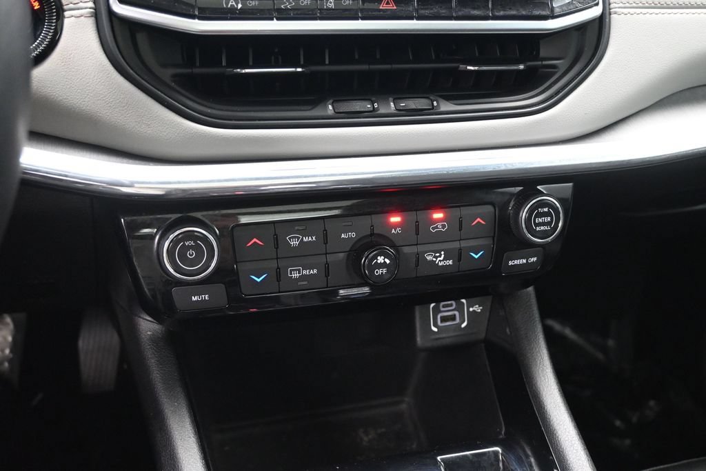Used 2022 Jeep Compass Limited w/ Sun and Sound Group AWD/4WD image 19