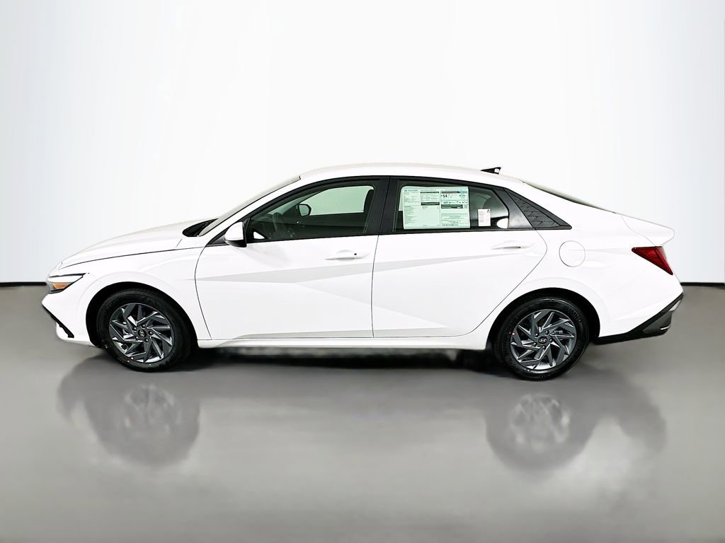 New 2026 Hyundai Elantra Blue image 8