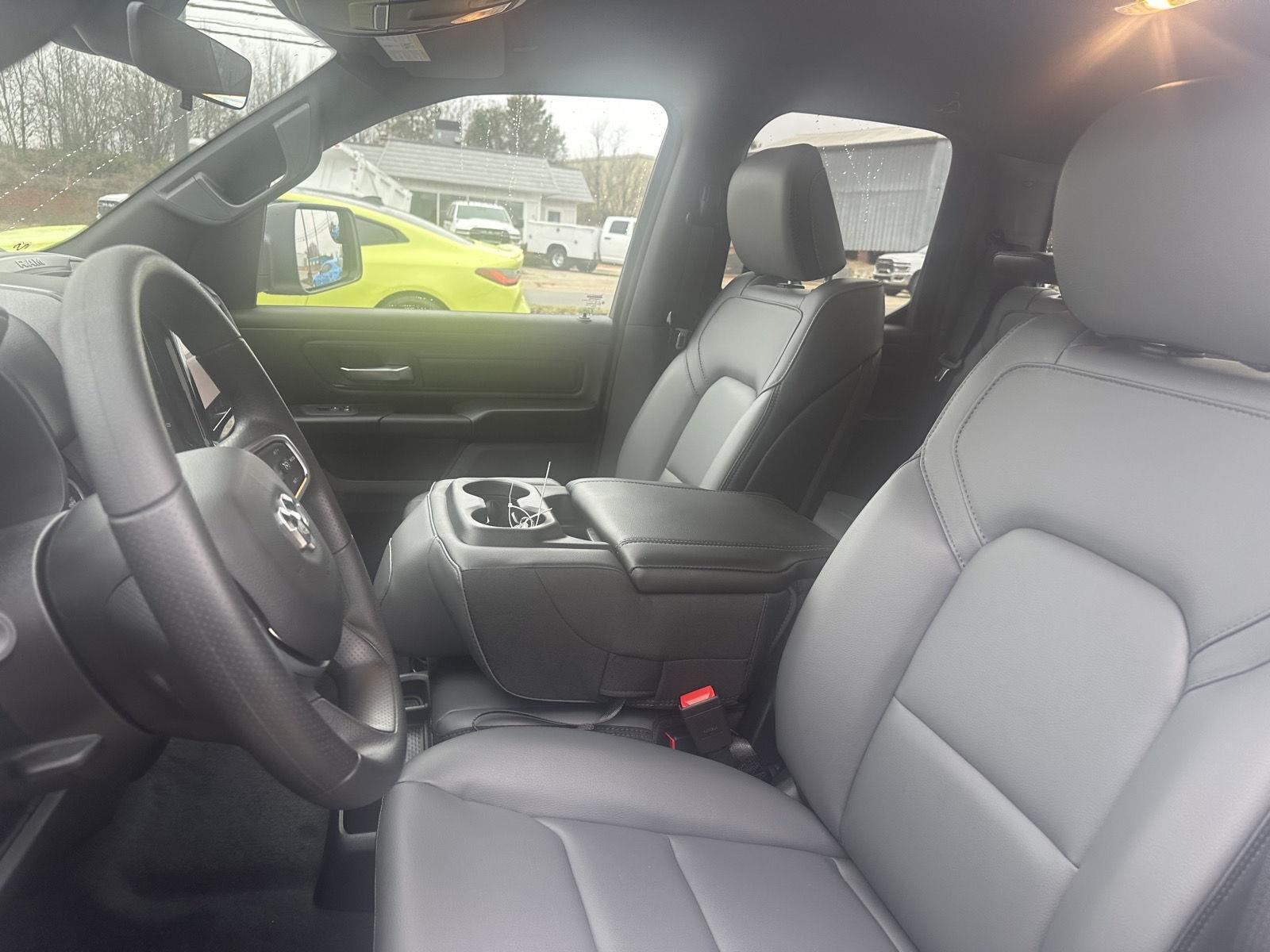 New 2026 RAM ProMaster 2500 w/ Convenience Group FWD image 4