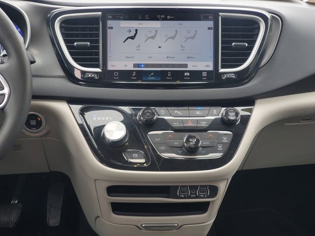 Used 2024 Chrysler Pacifica Touring-L FWD image 29