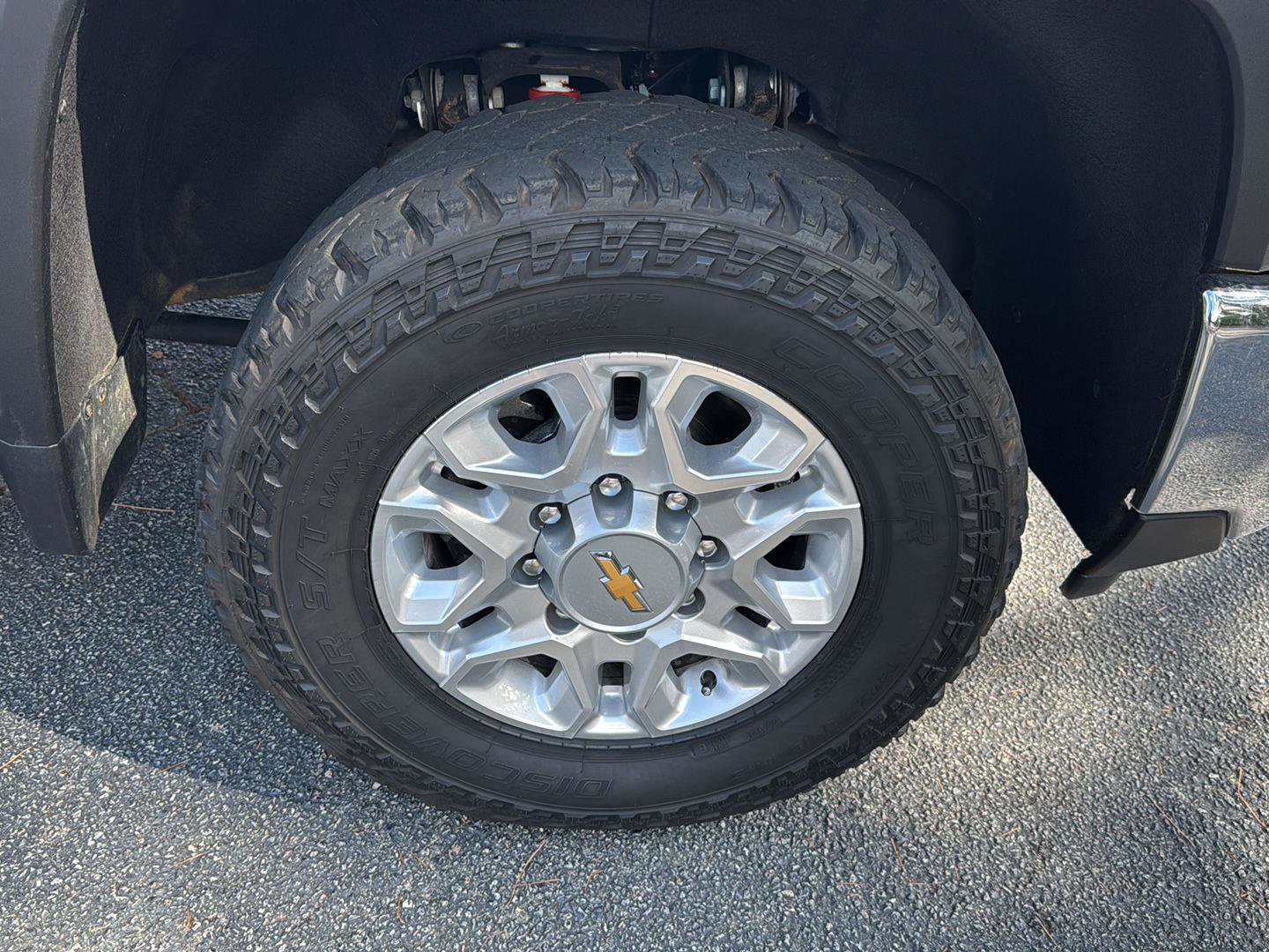 Used 2025 Chevrolet Silverado 2500 LT image 37