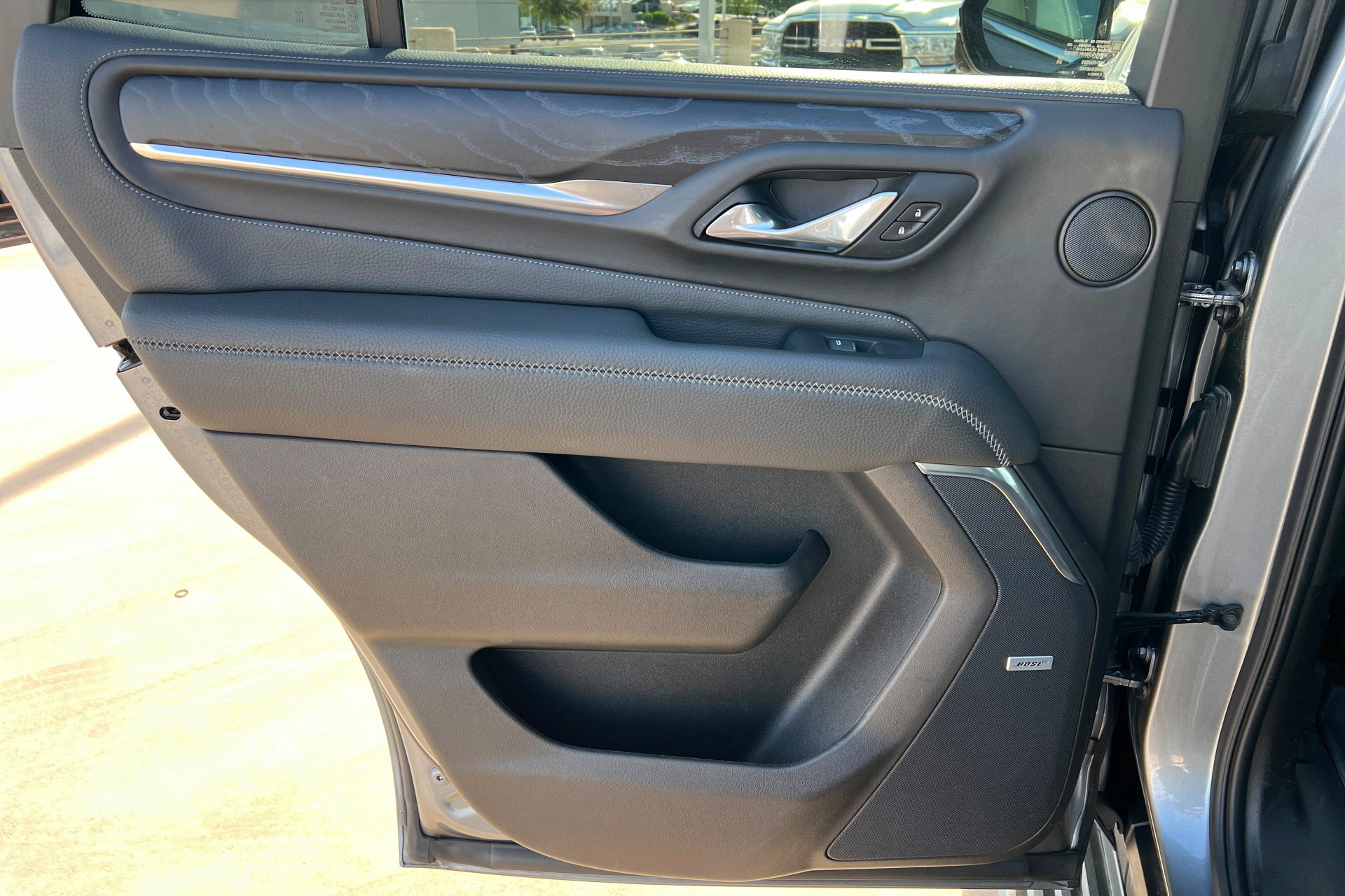 Used 2021 GMC Yukon Denali w/ Denali Premium Package image 18