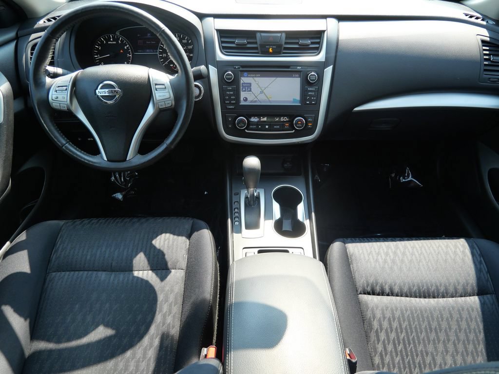 Used 2017 Nissan Altima 2.5 SV w/ Convenience Package FWD image 14