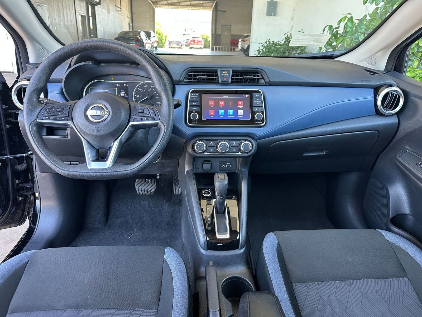 Used 2025 Nissan Versa SV FWD image 32