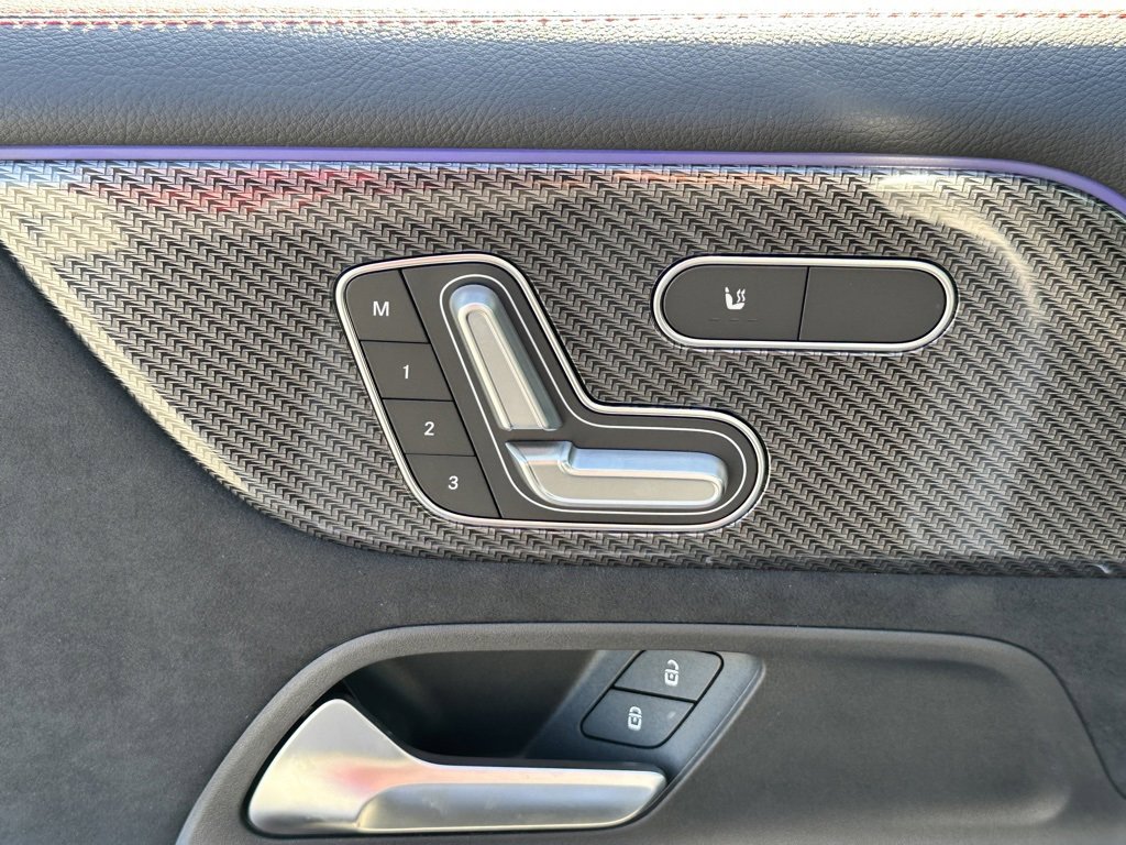 New 2025 Mercedes-Benz GLB 35 AMG 4MATIC image 18