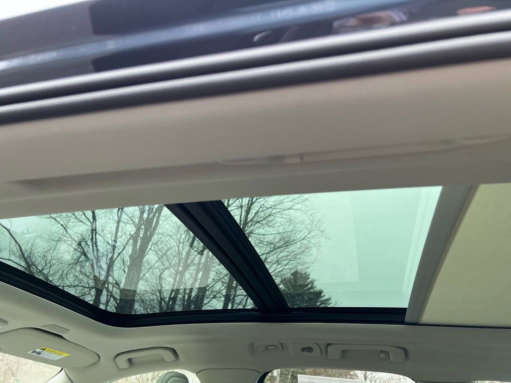 Certified 2024 Volvo XC60 B5 Plus w/ Climate Package AWD/4WD image 25