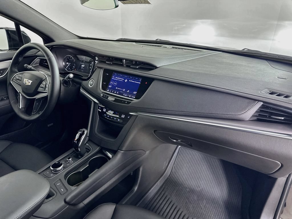 New 2026 Cadillac XT5 Luxury w/ LPO, Floor Liner Package FWD image 34
