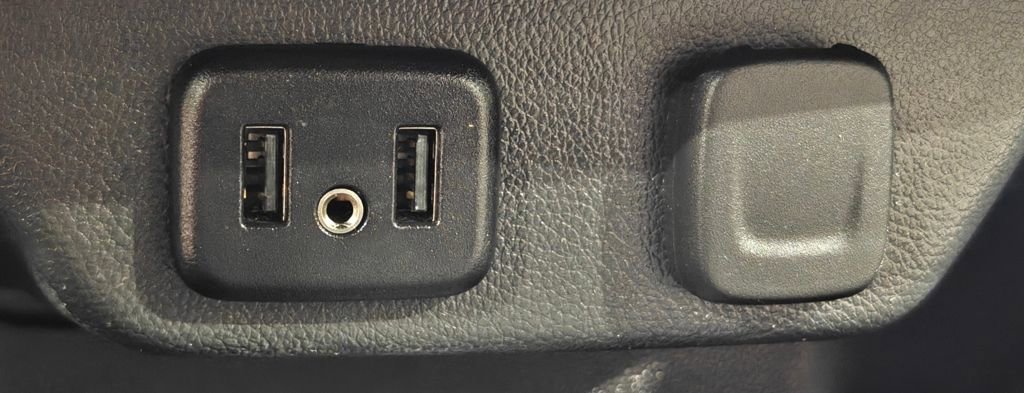 Used 2022 Chevrolet Traverse LT image 51