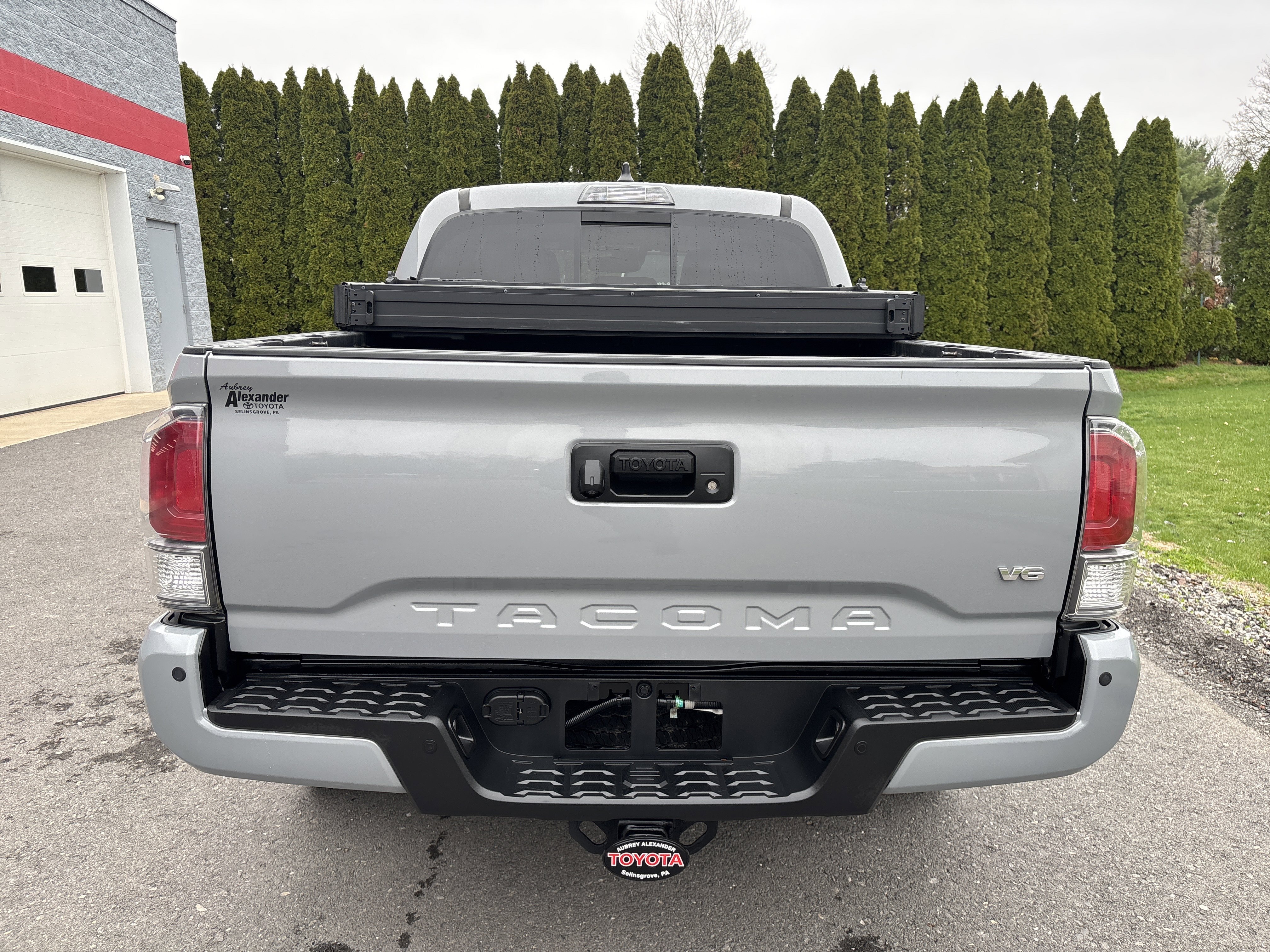 Used 2021 Toyota Tacoma TRD Off-Road w/ TRD Premium Off Road Package image 4