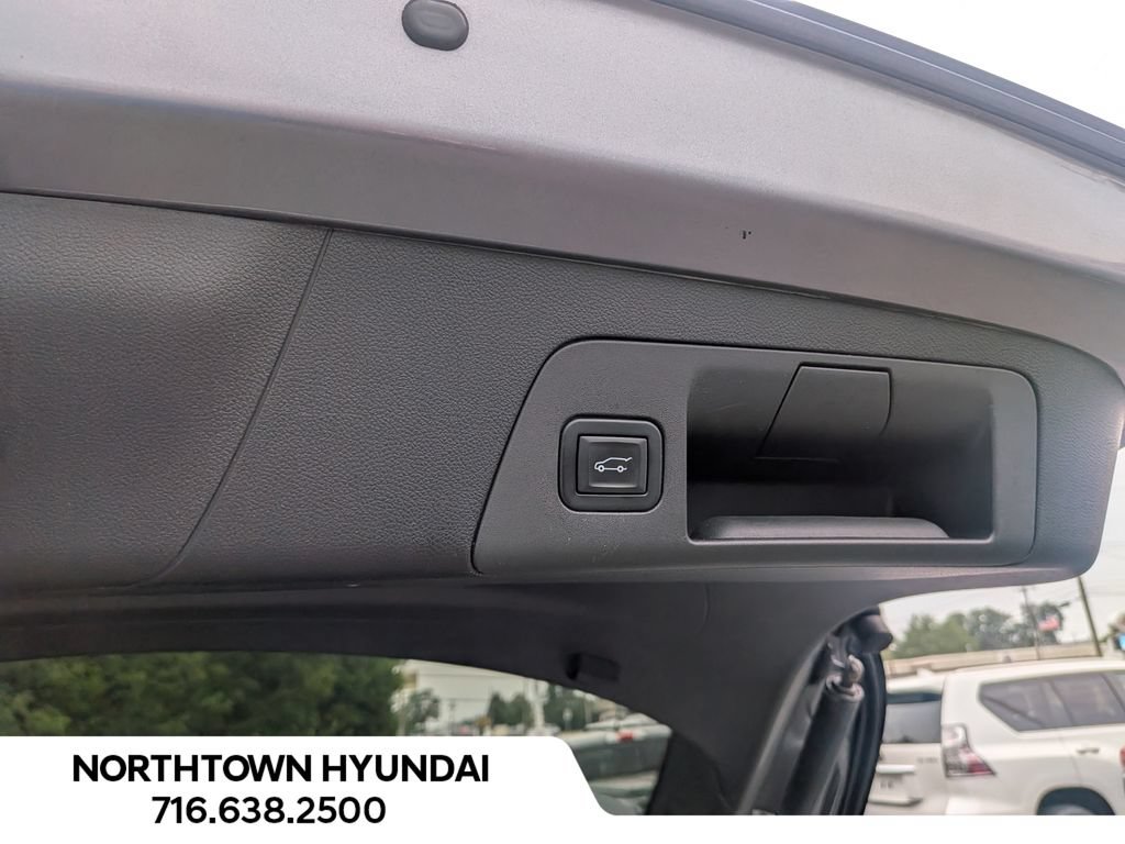 Used 2021 Buick Envision Avenir AWD/4WD image 37