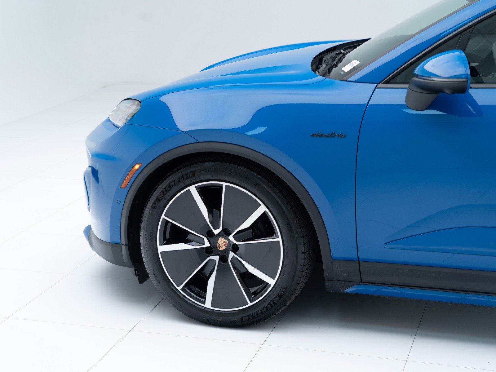 New 2026 Porsche Macan Electric image 11