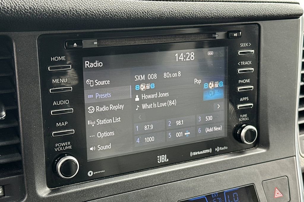 Used 2018 Toyota Sienna Limited AWD/4WD image 18