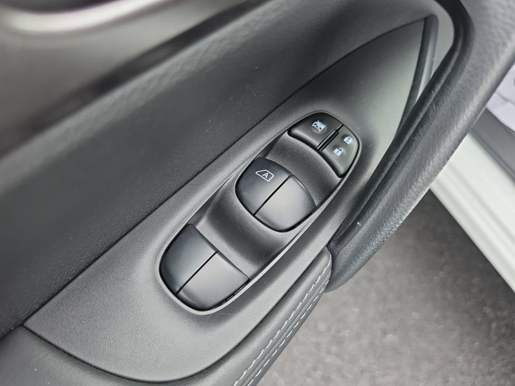 Used 2020 Nissan Rogue Sport S AWD/4WD image 17