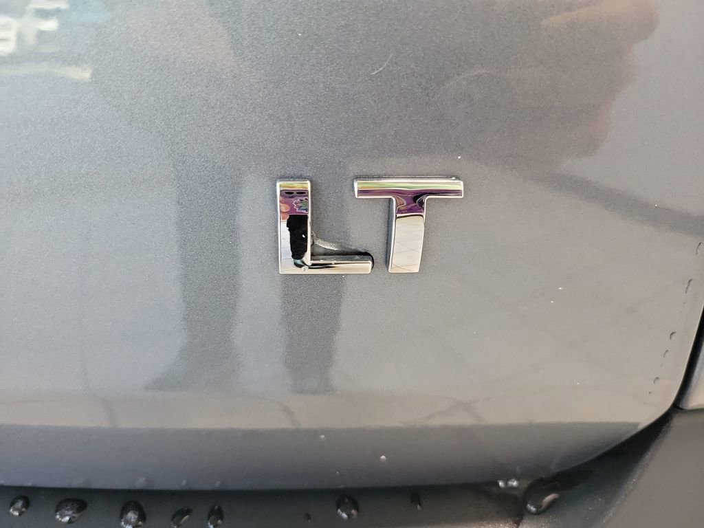 Used 2021 Chevrolet Traverse LT image 8