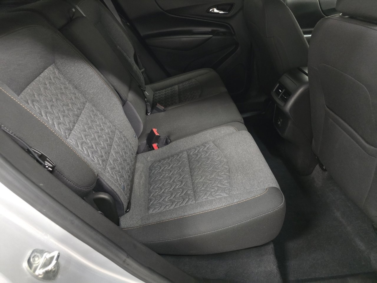 Used 2022 Chevrolet Equinox LT w/ LPO, Floor Liner Package FWD image 17