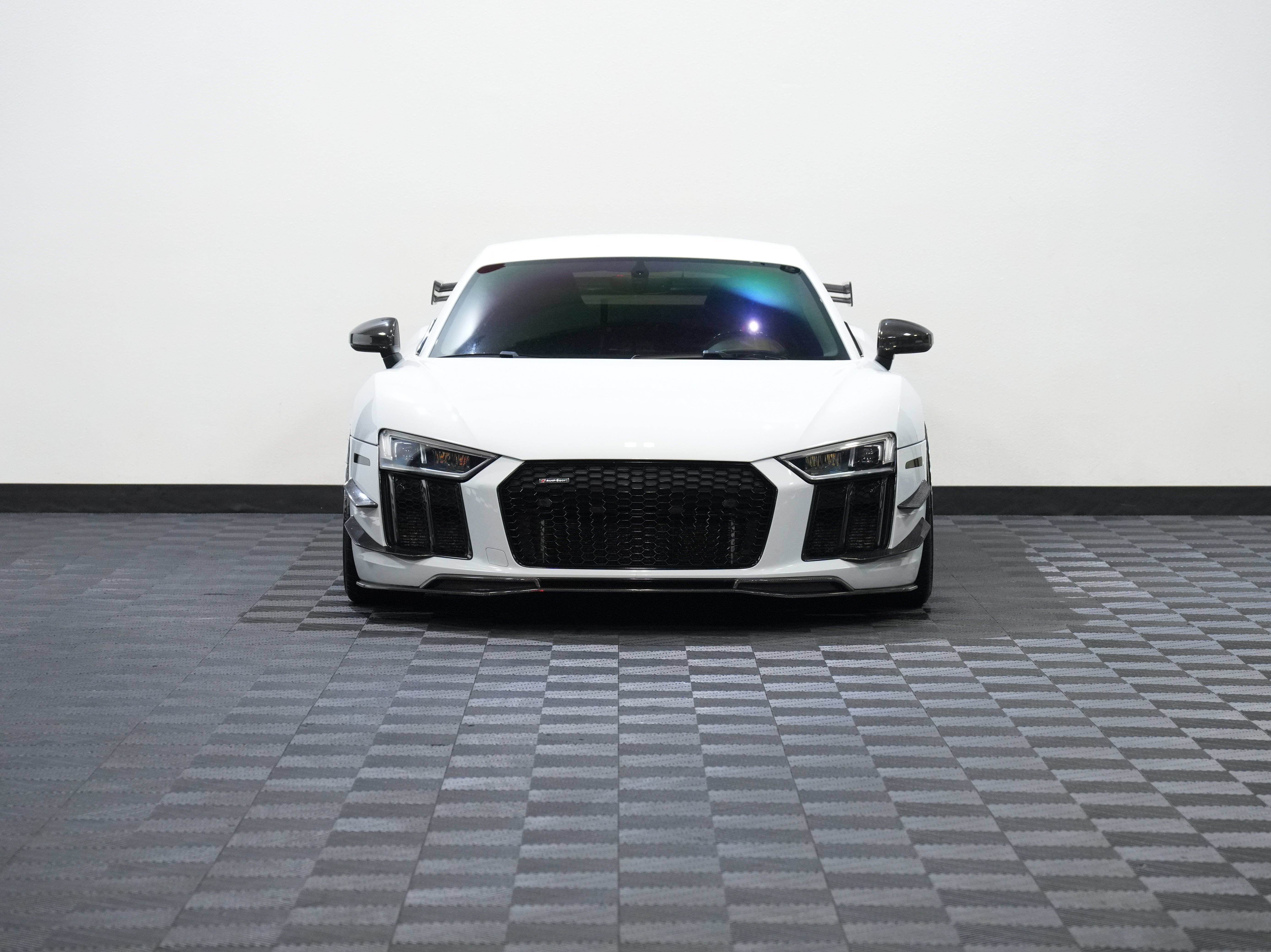 Used 2017 Audi R8 V10 plus AWD/4WD image 4