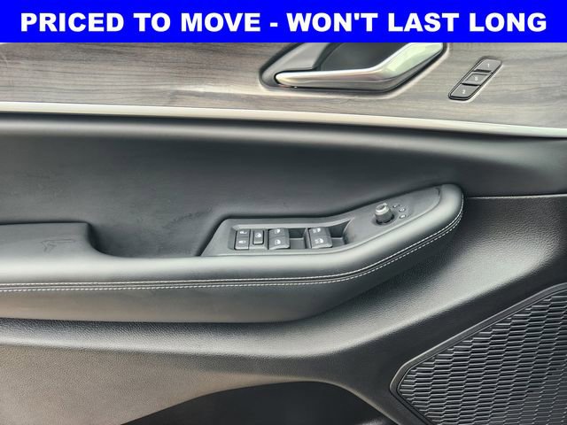 Used 2025 Jeep Grand Cherokee Limited AWD/4WD image 24