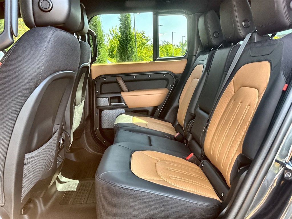 Used 2024 Land Rover Defender 130 X image 15