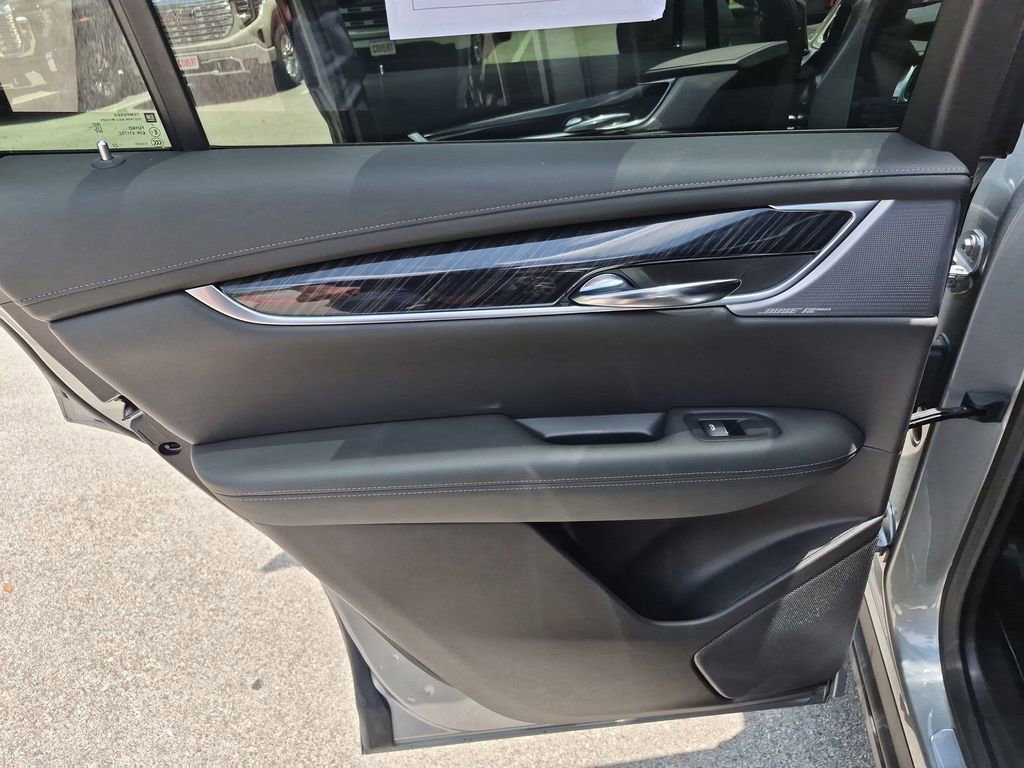 Used 2023 Cadillac XT6 Premium Luxury w/ Technology Package FWD image 33
