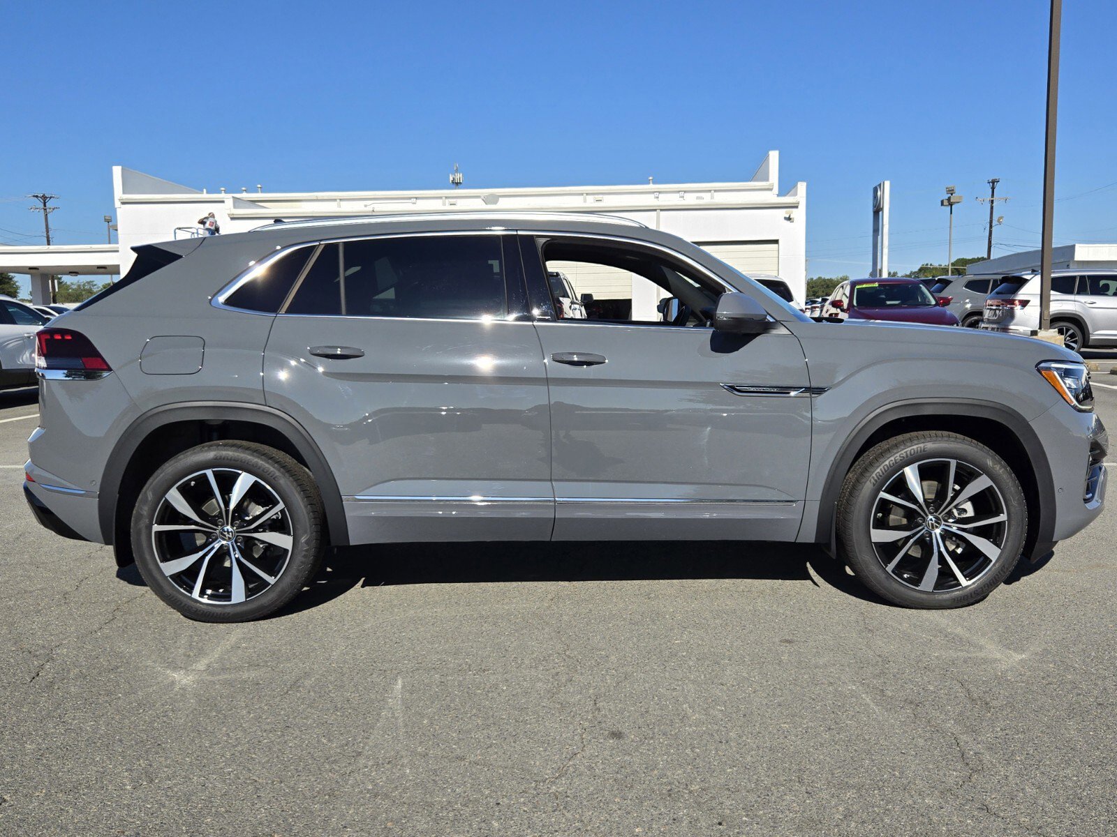 New 2026 Volkswagen Atlas Cross Sport SEL Premium R-Line image 2