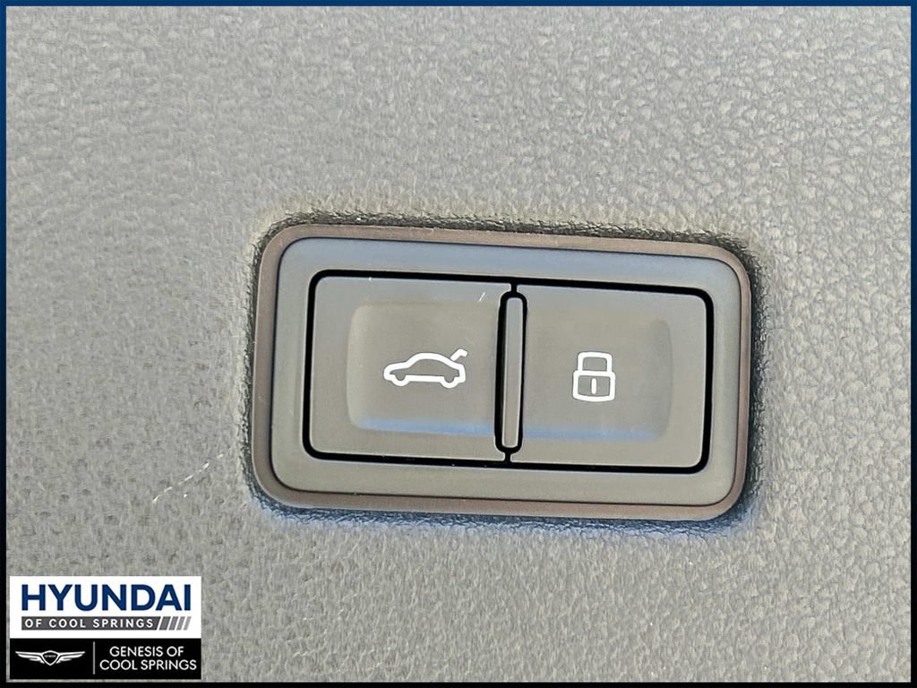 Used 2024 Audi SQ8 Prestige AWD/4WD image 15