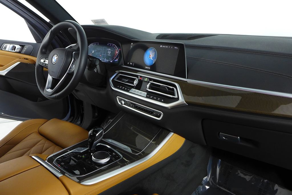 Used 2023 BMW X5 xDrive40i w/ Parking Assistance Package image 13