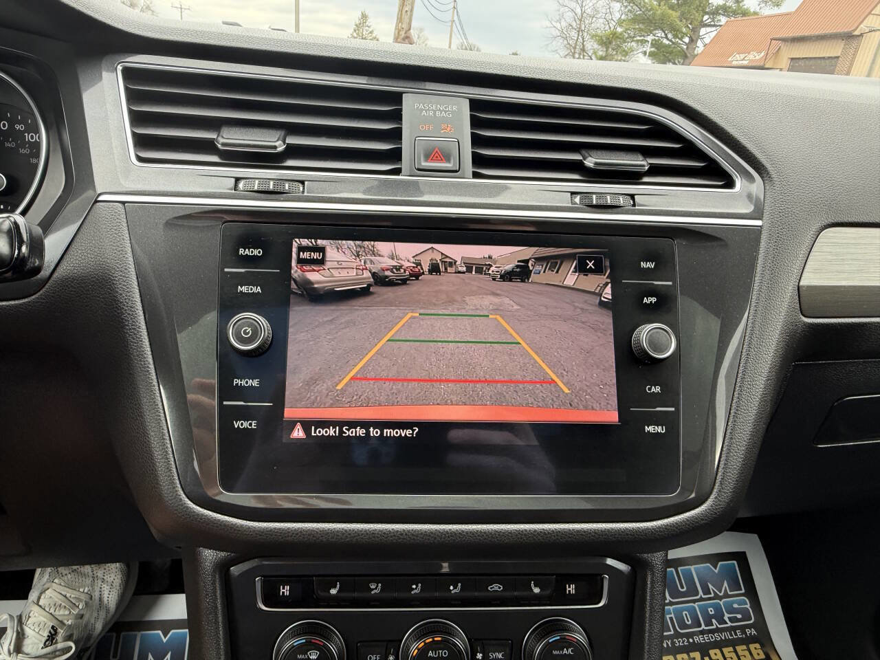 Used 2018 Volkswagen Tiguan SEL image 17