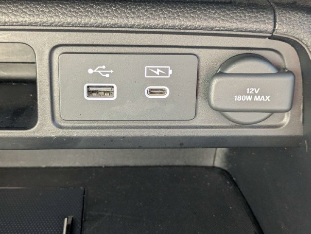 Used 2025 Honda Pilot TrailSport image 25