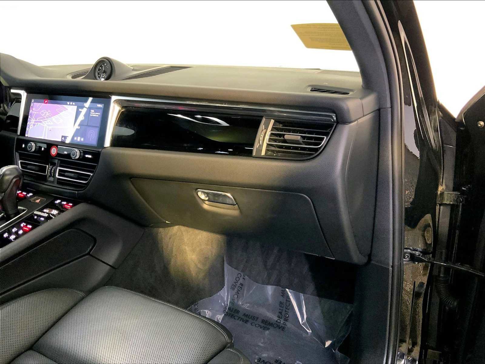 Certified 2023 Porsche Macan image 22