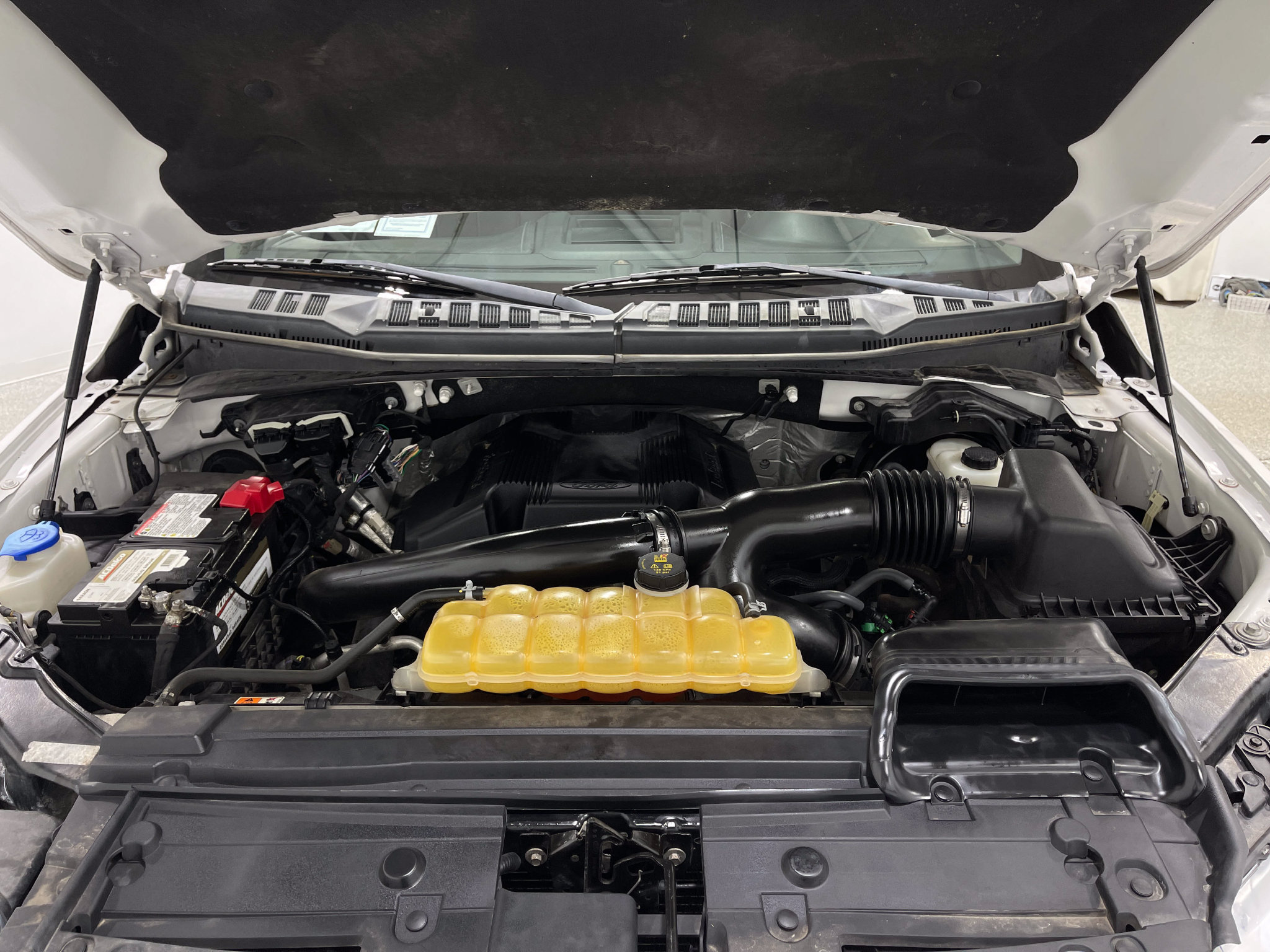 Used 2018 Ford F150 Lariat w/ Equipment Group 502A Luxury AWD/4WD image 27