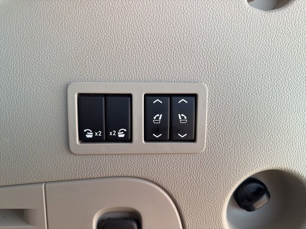 Used 2016 Cadillac Escalade Luxury image 10