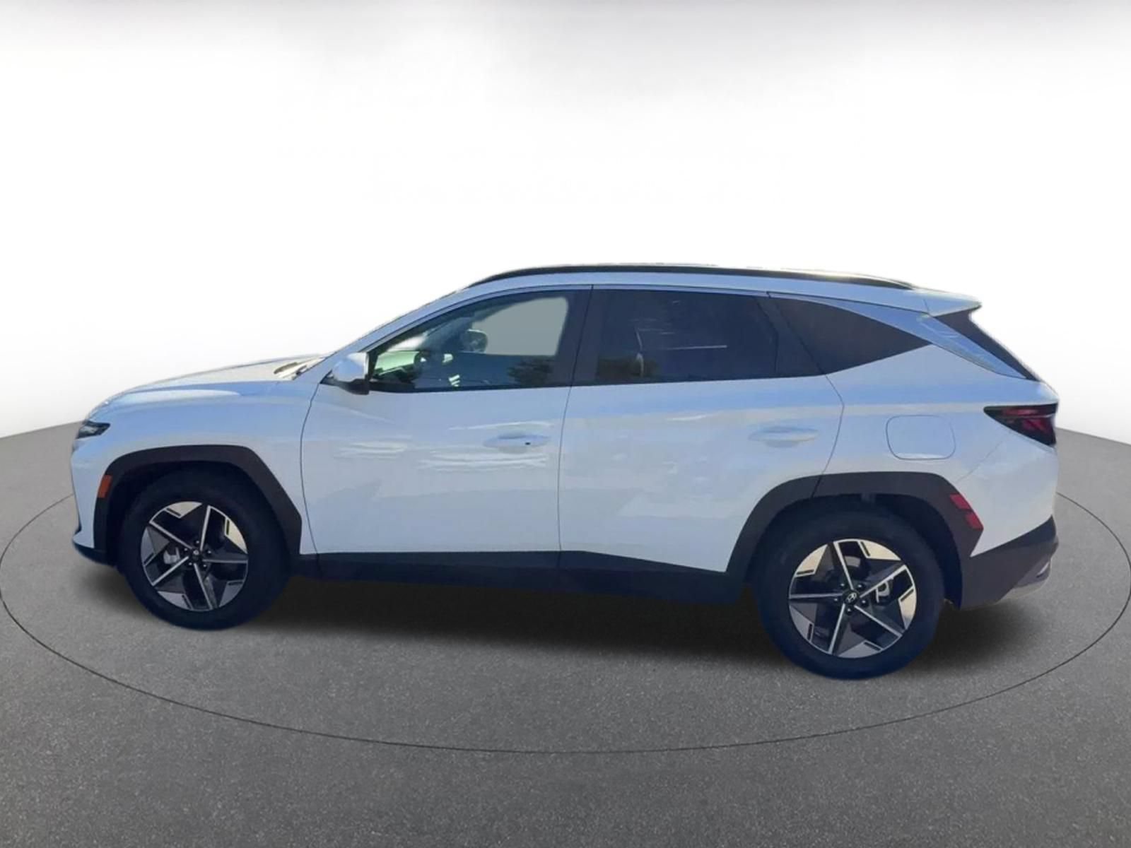 Used 2026 Hyundai Tucson SEL FWD image 8
