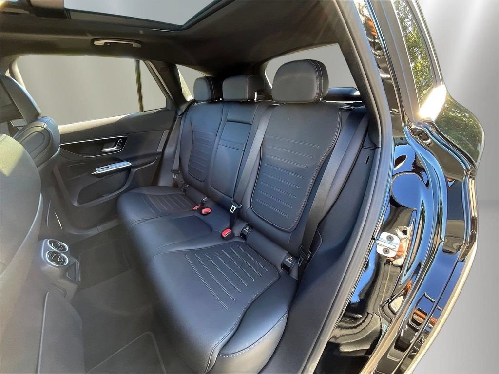Used 2026 Mercedes-Benz GLC 300 image 24