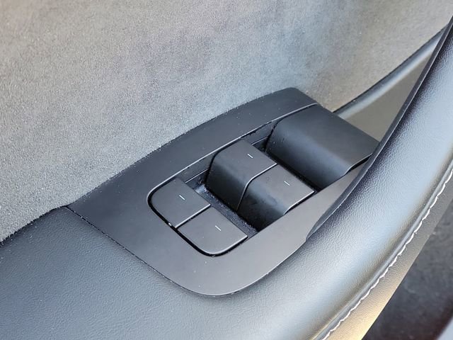 Used 2022 Tesla Model Y Performance image 18