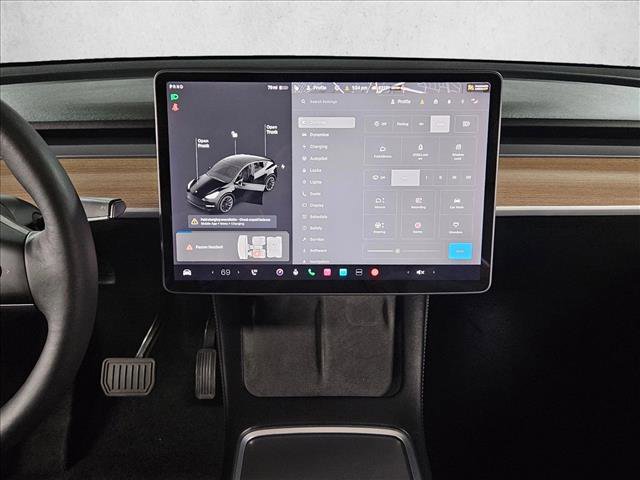 Used 2021 Tesla Model Y Long Range image 15