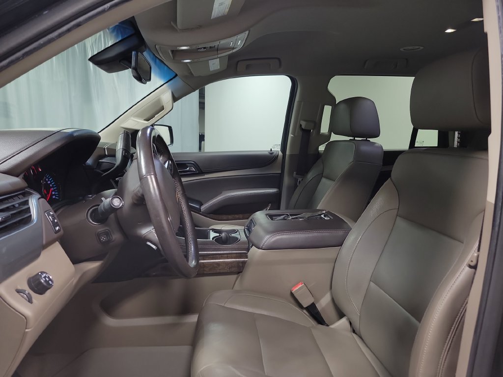 Used 2020 Chevrolet Tahoe LT w/ Luxury Package RWD image 16