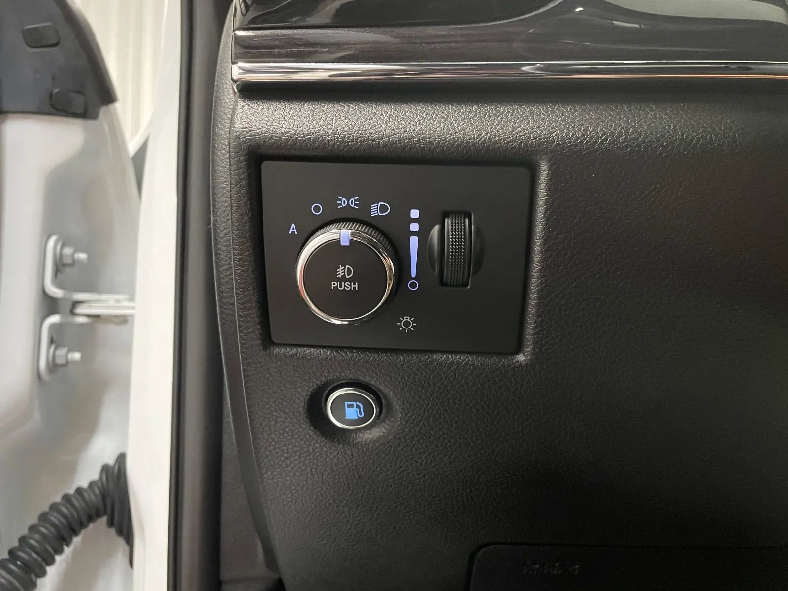 Used 2020 Jeep Grand Cherokee Overland image 26