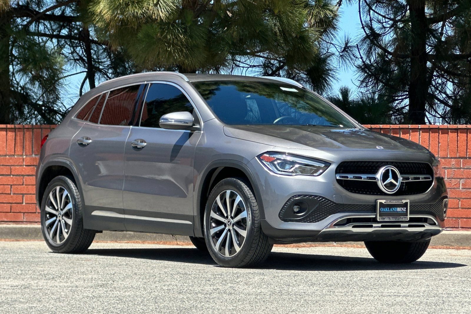 Certified 2023 Mercedes-Benz GLA 250 w/ Premium Package image 2