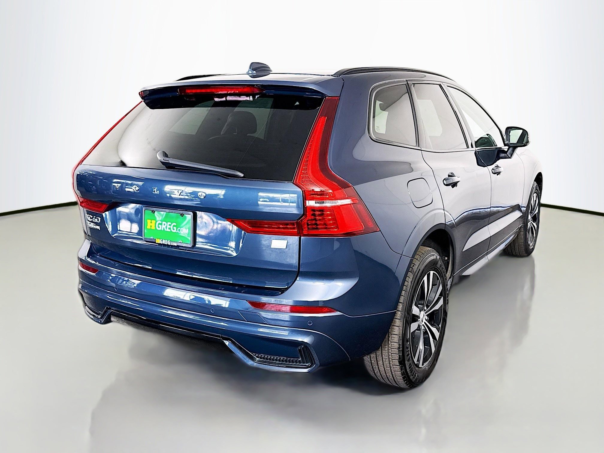 Used 2024 Volvo XC60 T8 Core image 10