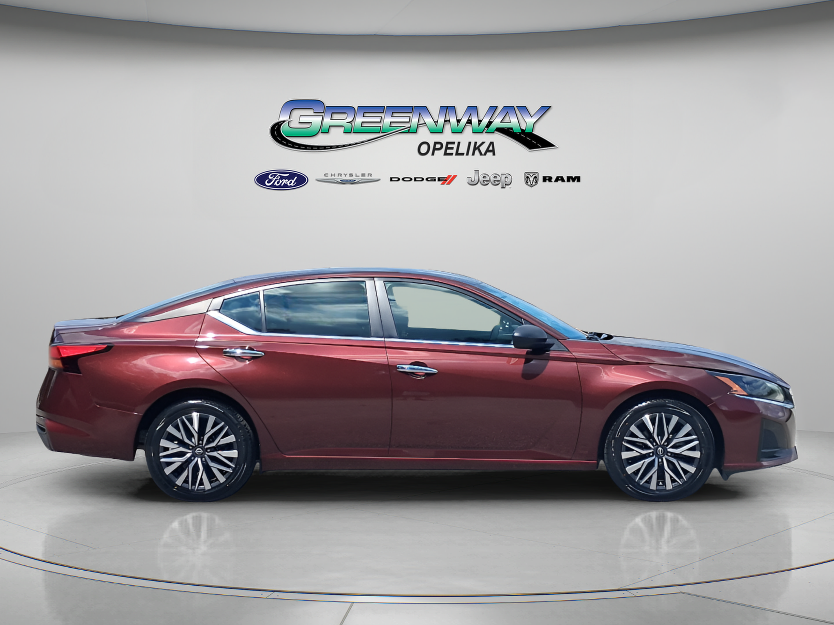 Used 2025 Nissan Altima 2.5 SV FWD image 8