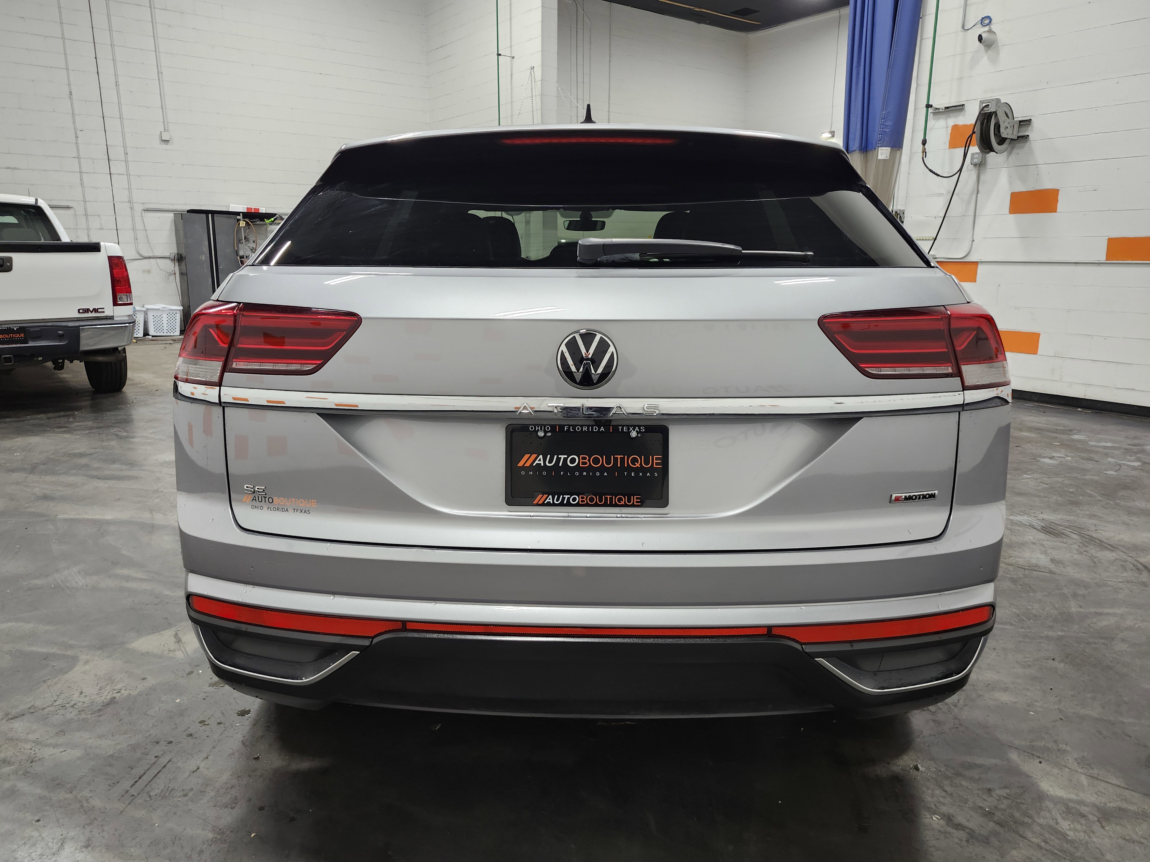 Used 2022 Volkswagen Atlas Cross Sport SE image 17