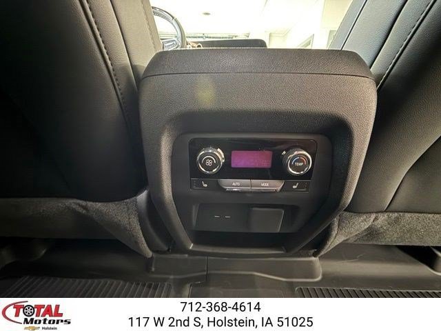 New 2026 Chevrolet Traverse High Country w/ LPO, Floor Liner Package AWD/4WD image 14