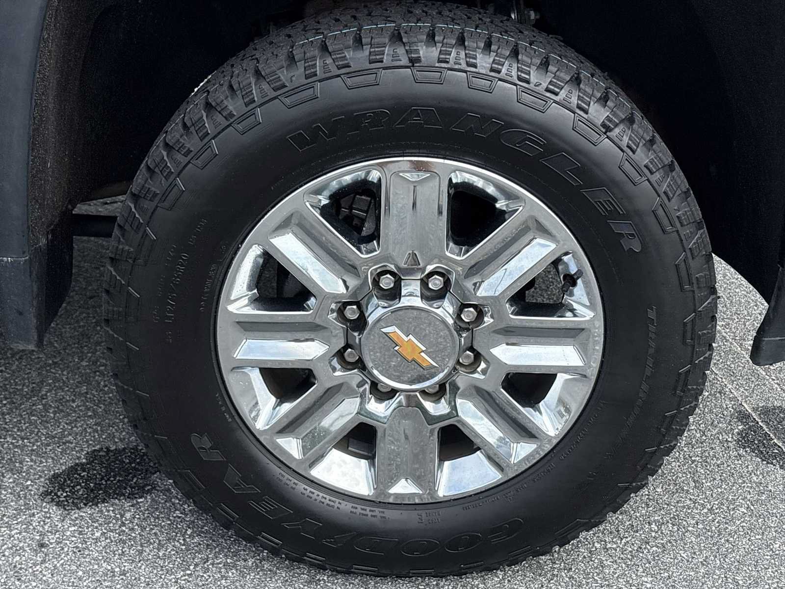 Used 2024 Chevrolet Silverado 2500 High Country w/ LPO, Dark Essentials Package AWD/4WD image 34