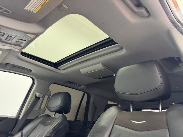 Used 2015 Cadillac Escalade Luxury RWD image 5