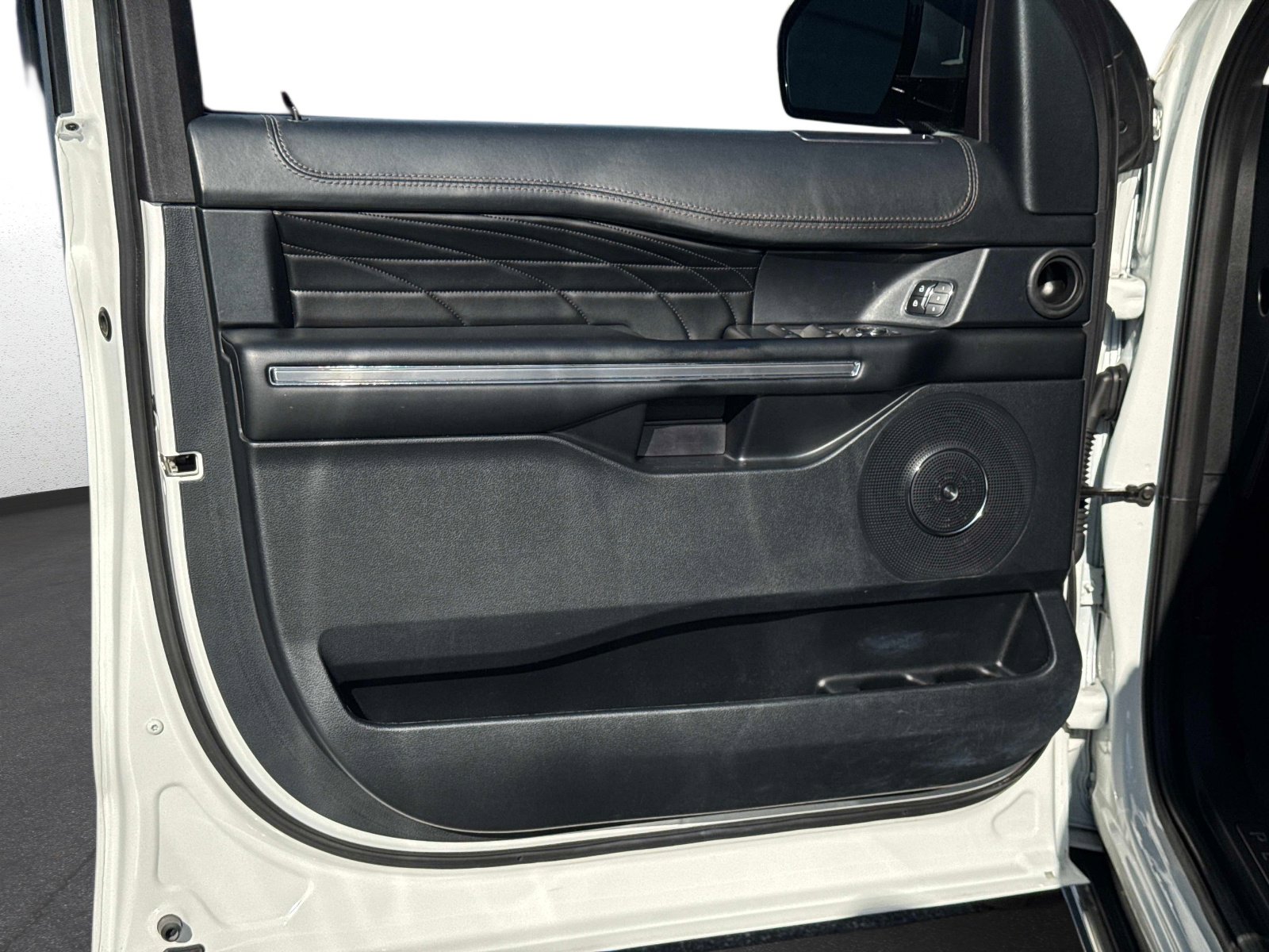 Used 2020 Ford Expedition Platinum AWD/4WD image 19