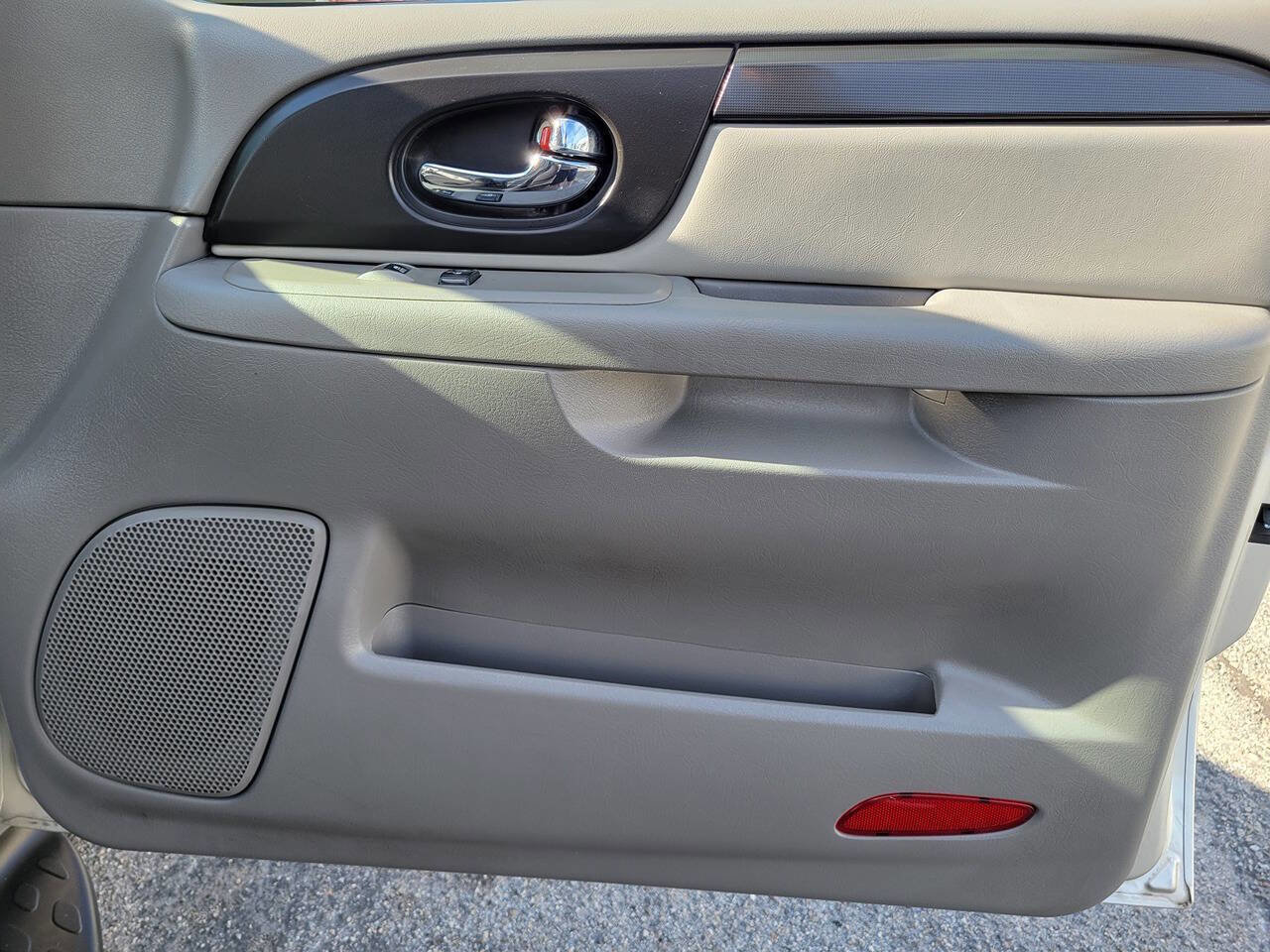 Used 2006 GMC Envoy SLE w/ Sle Preferred Equipment Group image 32